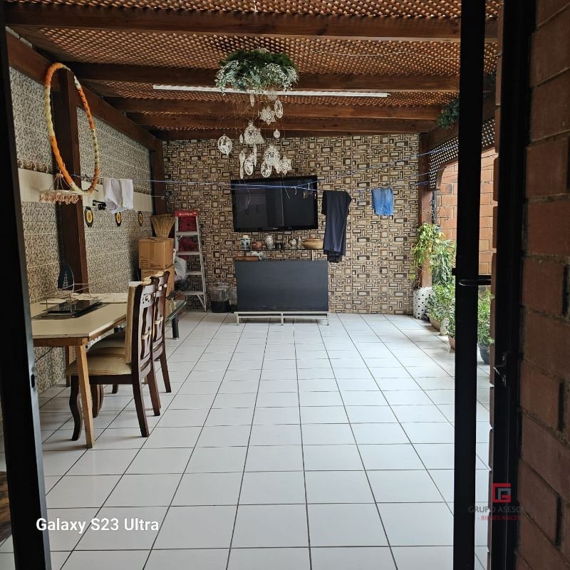 Moderna casa en venta en Jardines de Las Dalias zona 3, Mixco - 12