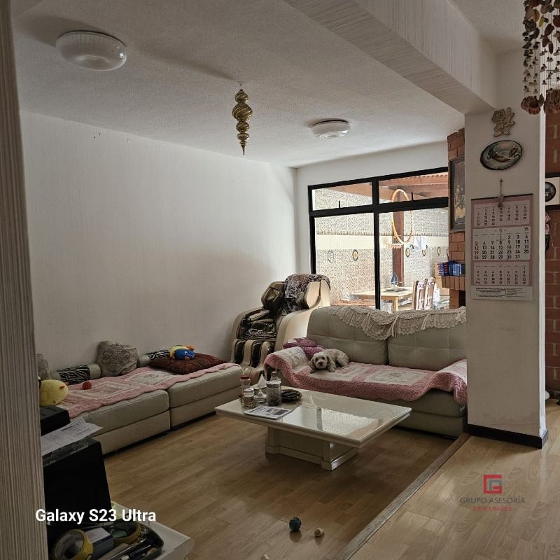 Moderna casa en venta en Jardines de Las Dalias zona 3, Mixco - 15