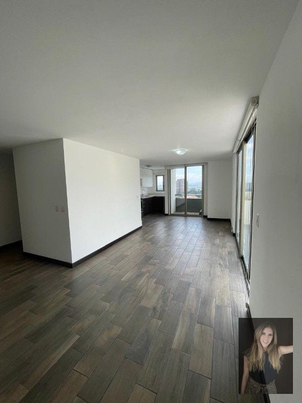 Apartamento en renta Edificio Verona zona 10 — Apartamento en Alquiler en Zona 10, Guatemala, Ciudad — foto 1 de 15