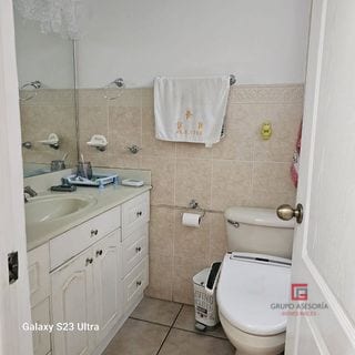 Moderna casa en venta en Jardines de Las Dalias zona 3, Mixco — Casa en Venta en Zona 3 Mixco, Guatemala, Ciudad — miniatura 8 de 17