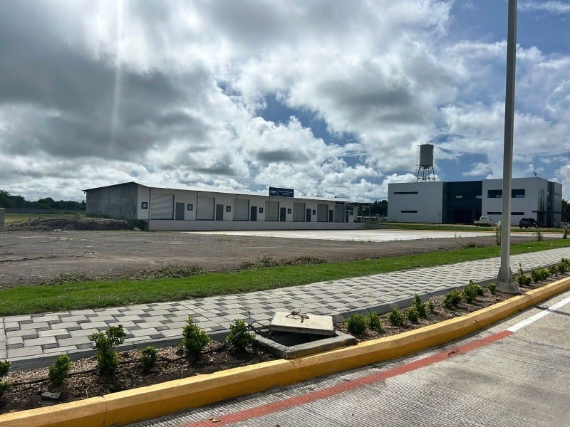 Bodegas en renta Parque industrial Zona Libre Quetzal — Bodega / Ofibodega en Alquiler en Puerto Quetzal, Escuintla — foto 1 de 10