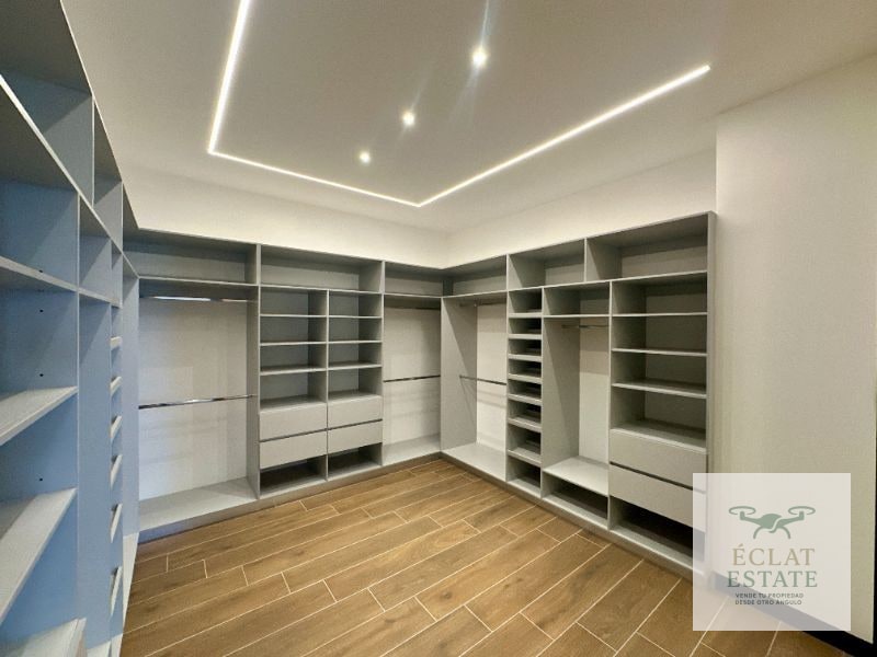 Penthouse de 2 Niveles en Venta en Oakland, Zona 10 - 11