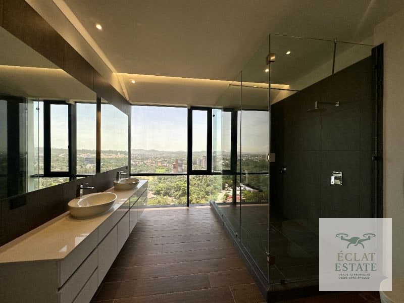 Penthouse de 2 Niveles en Venta en Oakland, Zona 10 - 12