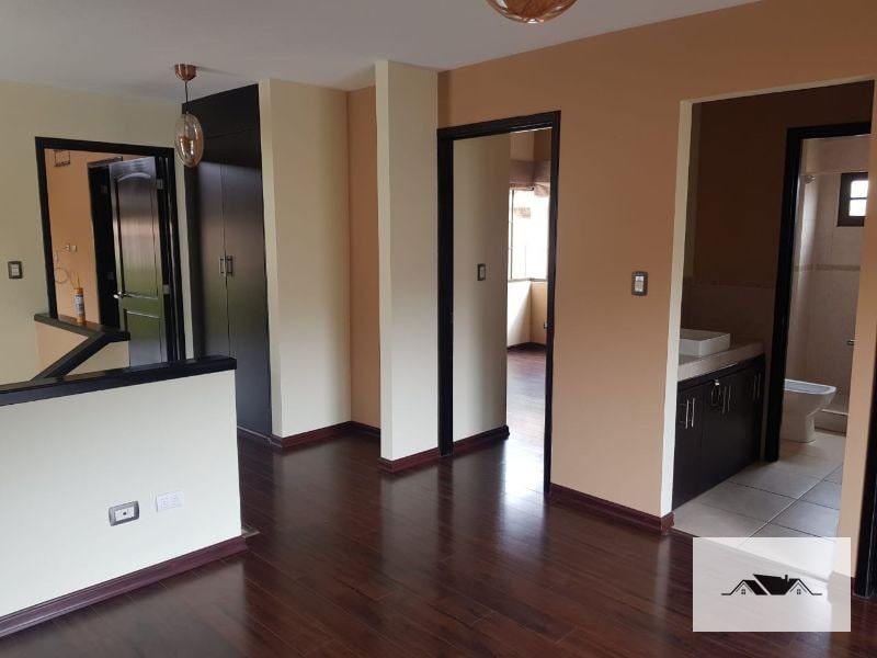 En Venta Casa Zona 16, Villas Suiza — Casa en Venta en Zona 16, Guatemala, Ciudad — foto 13 de 16