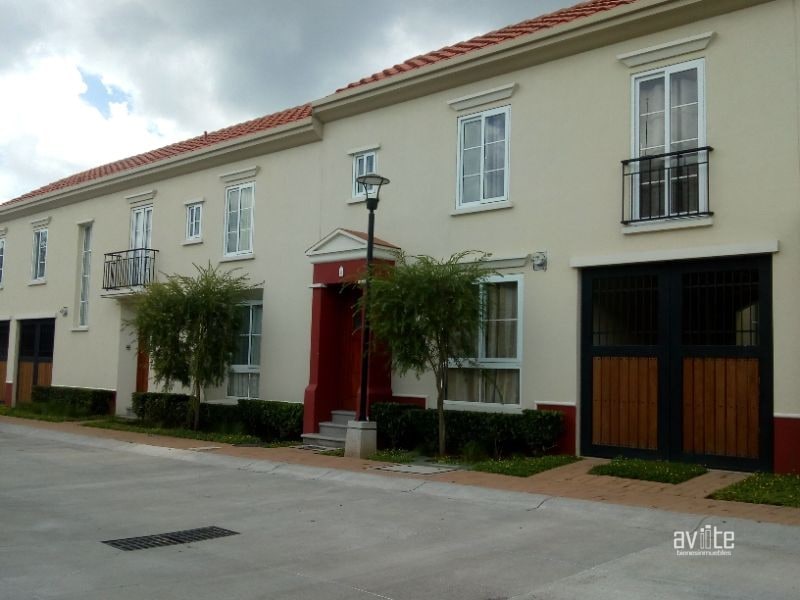Casa tipo solana, Condado Naranjo.   $425,000 más impuestos - 5