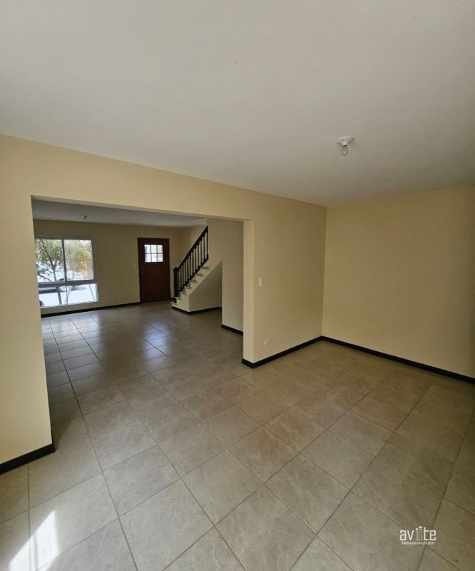 Casa tipo solana, Condado Naranjo.   $425,000 más impuestos - 3