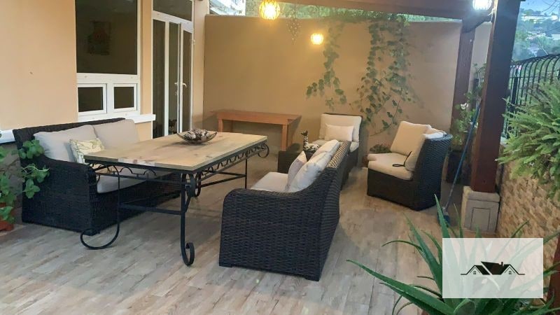 EN RENTA Y VENTA AMPLIA CASA ZONA 15 VH2 CON PERGOLA Y JARDIN — Casa en Alquiler en Vista Hermosa II, Zona 15, Guatemala, Ciudad — foto 2 de 17