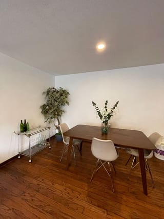 Zona 14, Apartamento amueblado de 2 dormitorios  — Apartamento en Alquiler en Zona 14, Guatemala, Ciudad — miniatura 6 de 17