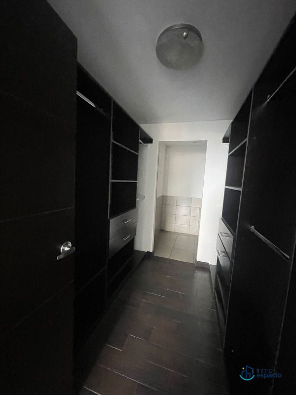 Apartamento zona 14, Edificio Attica. — Apartamento en Alquiler en Zona 14, Guatemala, Ciudad — foto 6 de 7