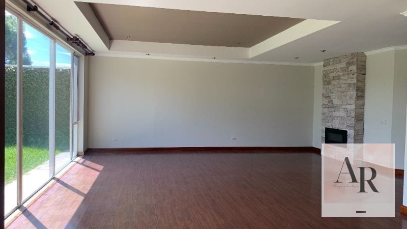 Casa en venta carretera a El Salvador — Casa en Venta en Portal del Bosque, Carretera a El Salvador, Guatemala, Ciudad — foto 2 de 4