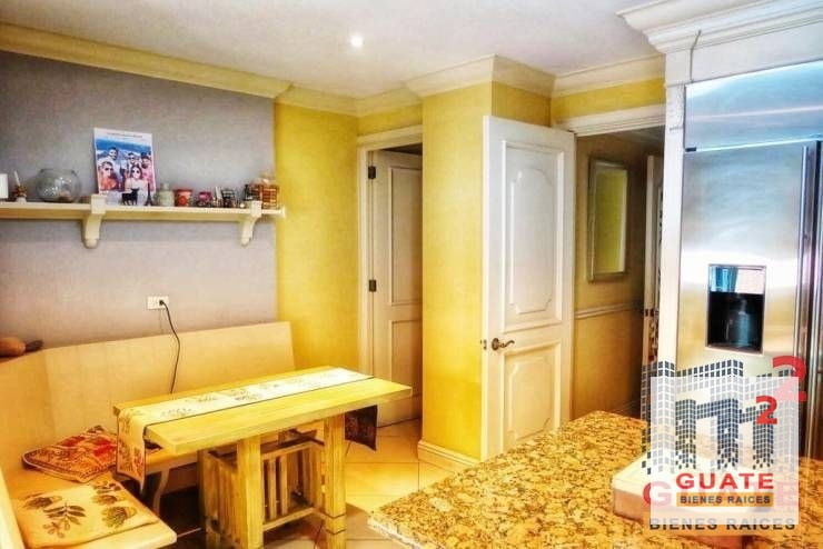 Apartamento de 249.9 m2 en Venta, Zona 14 - 7