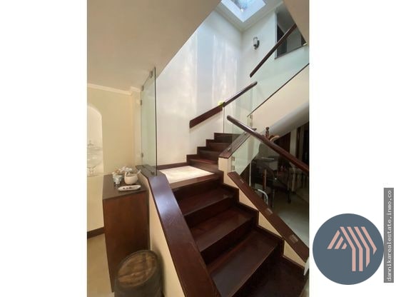 VENTA DE AMPLIA CASA - LA HONDONADA, ZONA 15 - 4