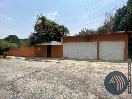 VENTA DE AMPLIA CASA - LA HONDONADA, ZONA 15 - 1