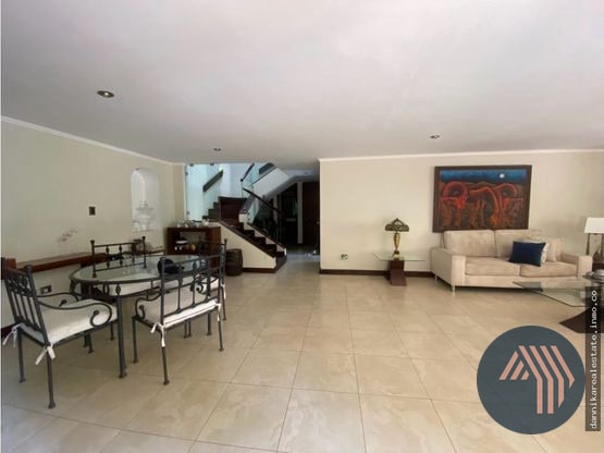 VENTA DE AMPLIA CASA - LA HONDONADA, ZONA 15 - 15
