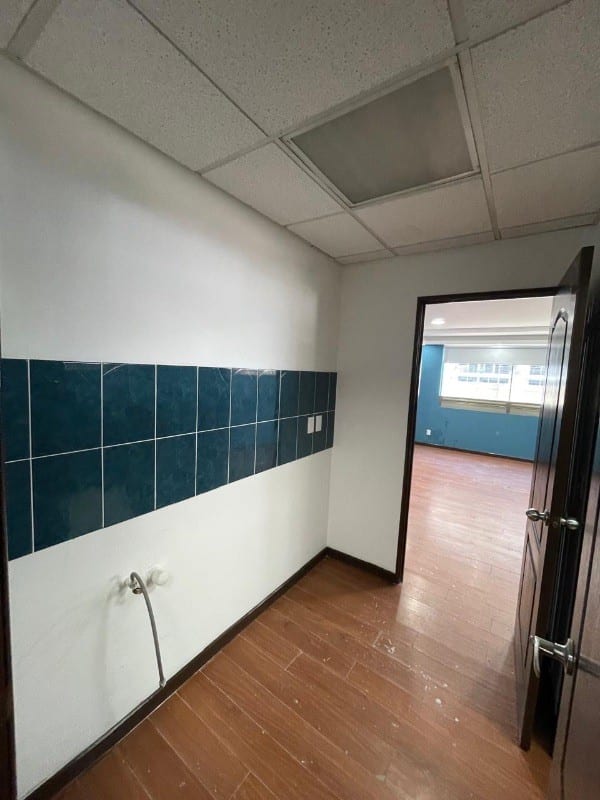 Oficina en renta edificio Torino zona 10 — Oficina en Alquiler en Zona 10, Guatemala, Ciudad — foto 8 de 15