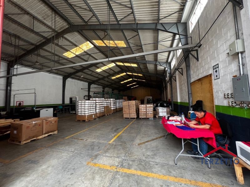 BODEGA ZONA 13 - 2