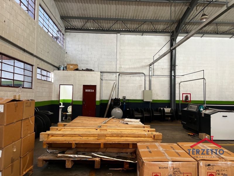 BODEGA ZONA 13 - 4