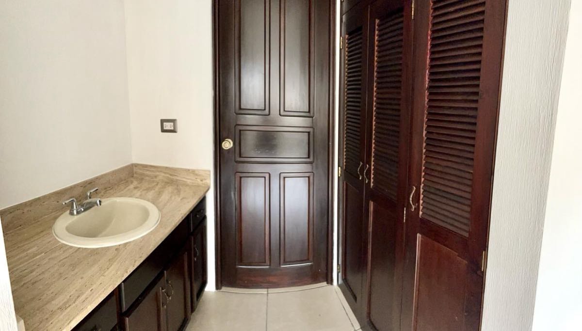 CASA VENTA SANTA MÓNICA  — Casa en Venta en Santa Monica II, Carretera a El Salvador, Guatemala, Ciudad — foto 4 de 10