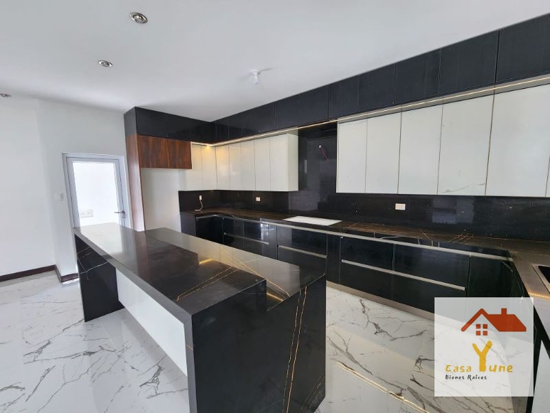 Casa en venta La Fontana Carretera Al Salvador km 25 Fraijanes - 7
