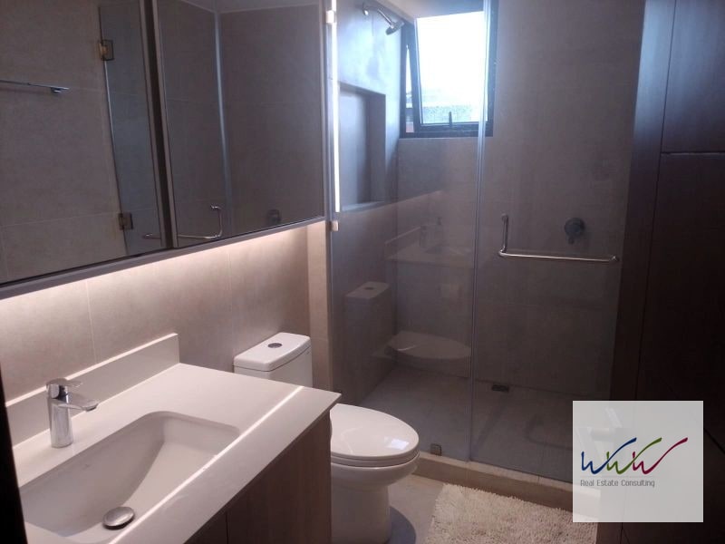 Vendo Apartamento como inversión en Reserva 10, zona 10 - 8