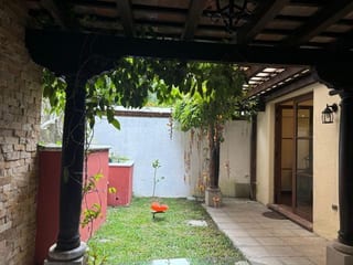 Alquiler Casa Amueblada en Antigua Guatemala — Casa en Alquiler en Antigua, Sacatepéquez — miniatura 2 de 16