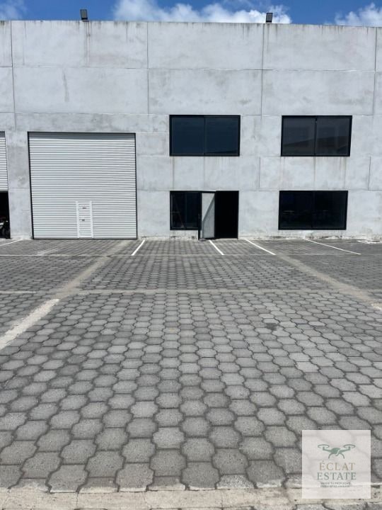 Ofibodega en Alquiler de 570 m², Antigua Carretera Puerto San José. - 1