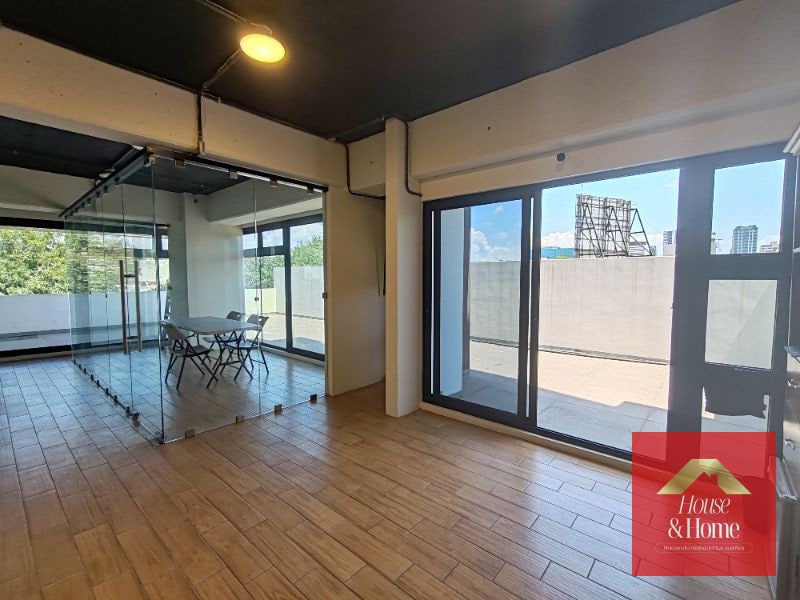 Venta de oficina en zona 9 - 1