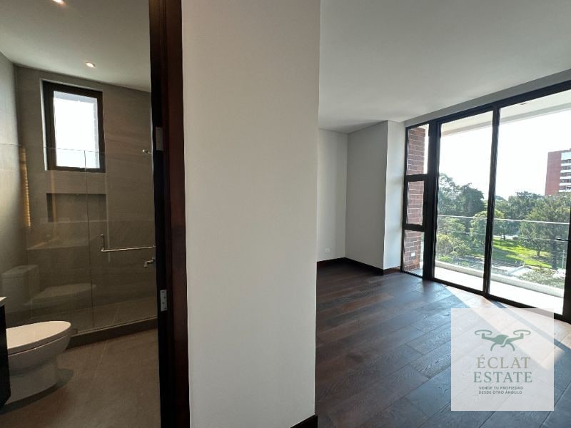 Apartamento de 3 Habitaciones en Renta en ECHO zona 14. - 8