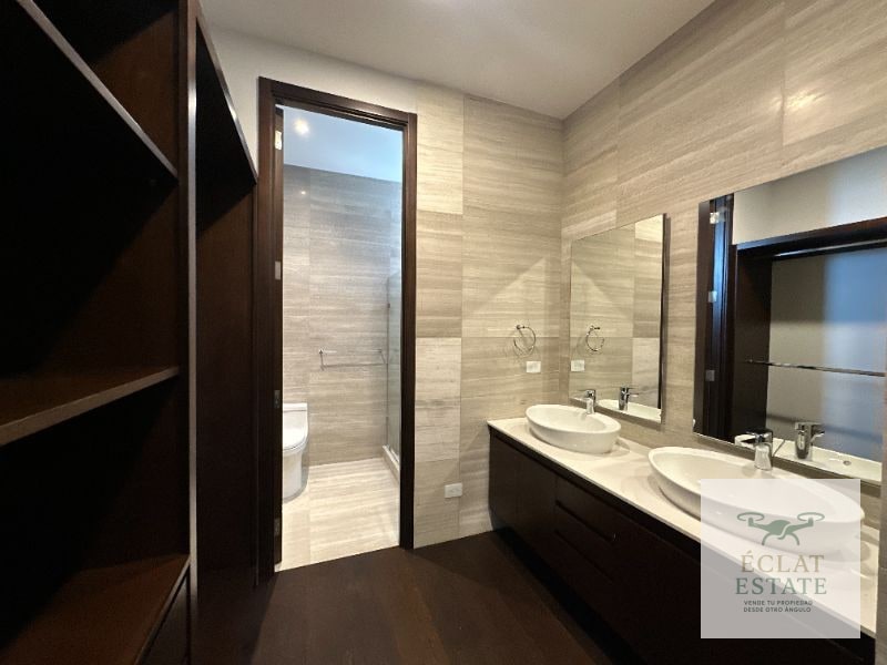 Apartamento de 3 Habitaciones en Renta en ECHO zona 14. - 4