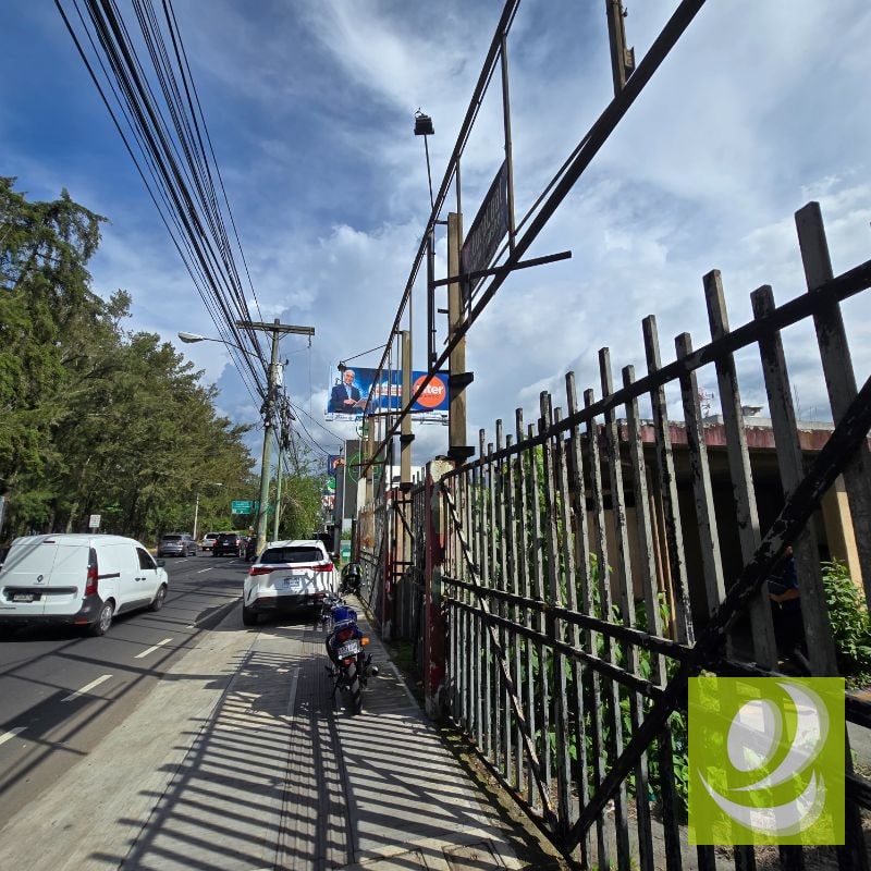 rento terreno comercial en zona 15 sobre el Boulevard Vista Hermosa! - 2