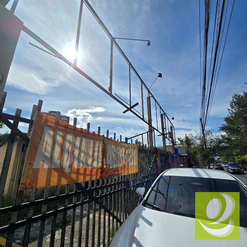 rento terreno comercial en zona 15 sobre el Boulevard Vista Hermosa! - 1
