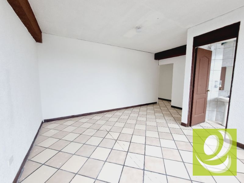 AMPLIA OFICINA EN ALQUILER/RENTA EN ZONA 11 COLONIA TOLEDO - 8