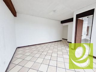 AMPLIA OFICINA EN ALQUILER/RENTA EN ZONA 11 COLONIA TOLEDO — Oficina en Alquiler en Utatlán II, Zona 11, Guatemala, Ciudad — miniatura 9 de 13