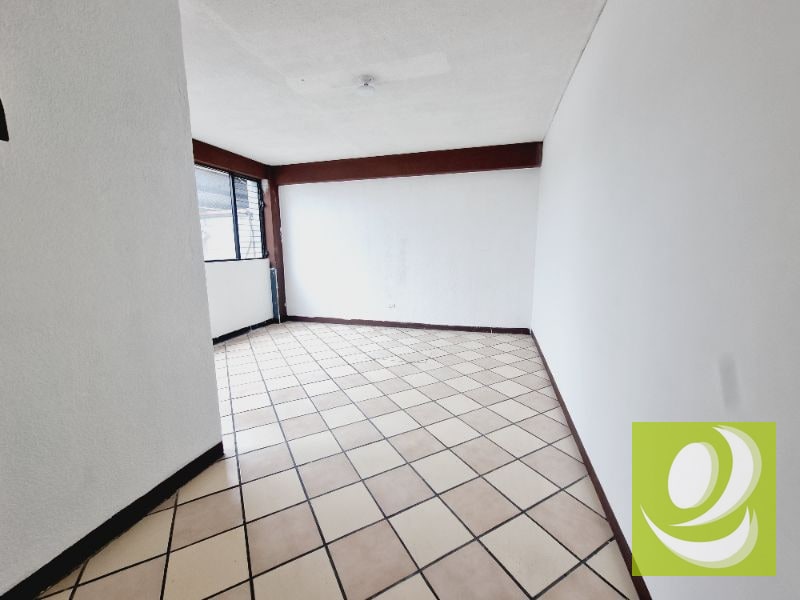 AMPLIA OFICINA EN ALQUILER/RENTA EN ZONA 11 COLONIA TOLEDO - 6