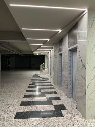 Edificio en Renta - Zona 10 - Bulevar Los Próceres — Edificio en Alquiler en Zona 10, Guatemala, Ciudad — miniatura 2 de 13