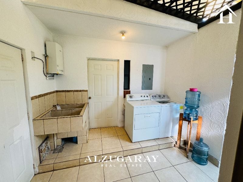 CASA AMUEBLADA CON JARDÍN -3 HAB. / CONDOMINIO, Z. 16 — Casa en Venta en Zona 16, Guatemala, Ciudad — foto 6 de 16