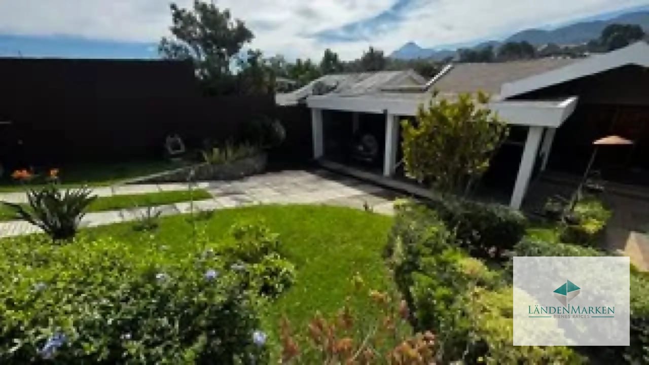 VENTA DE CASA CON EXTENSO TERRENO EN SAN CRISTOBAL SECTOR A10 — Casa en Venta en Zona 8 Mixco, Guatemala, Ciudad — foto 2 de 17