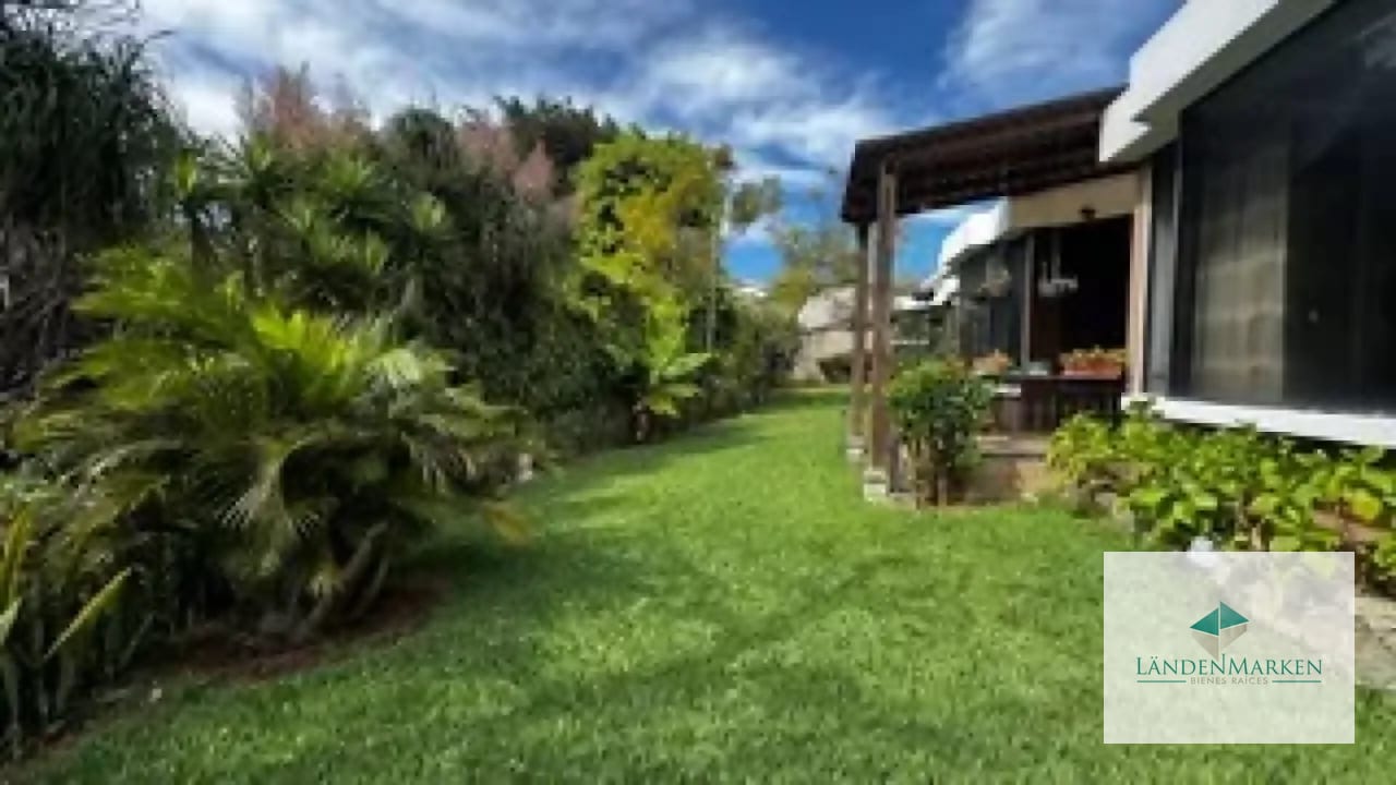 VENTA DE  CASA CON EXTENSO TERRENO EN SAN CRISTOBAL SECTOR A10 — Casa en Venta en Zona 8 Mixco, Guatemala, Ciudad — foto 9 de 17