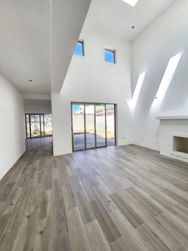 HERMOSA CASA NUEVA EN SAN ANTONIO CON AMPLIO TERRENO KM 16.5 CAES — Casa en Venta en Carretera a El Salvador, Guatemala, Ciudad — foto 3 de 8