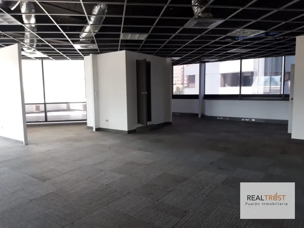 RENTA OFICINA MURANO CENTER ZONA 10 — Oficina en Alquiler en Zona 10, Guatemala, Ciudad — foto 2 de 6