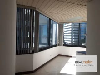 RENTA OFICINA MURANO CENTER ZONA 10 — Oficina en Alquiler en Murano Center, Zona 10, Guatemala, Ciudad — miniatura 4 de 6