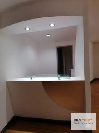 RENTA OFICINA MURANO CENTER ZONA 10 — Oficina en Alquiler en Murano Center, Zona 10, Guatemala, Ciudad — miniatura 4 de 6