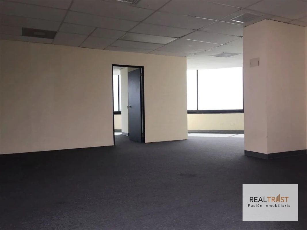 RENTA OFICINA PENTHOUSE MURANO CENTER ZONA 10 - 4