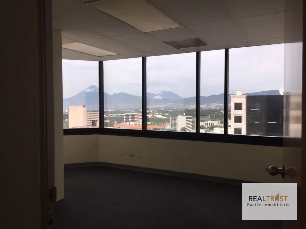 RENTA OFICINA PENTHOUSE MURANO CENTER ZONA 10 — Oficina en Alquiler en Zona 10, Guatemala, Ciudad — foto 2 de 5