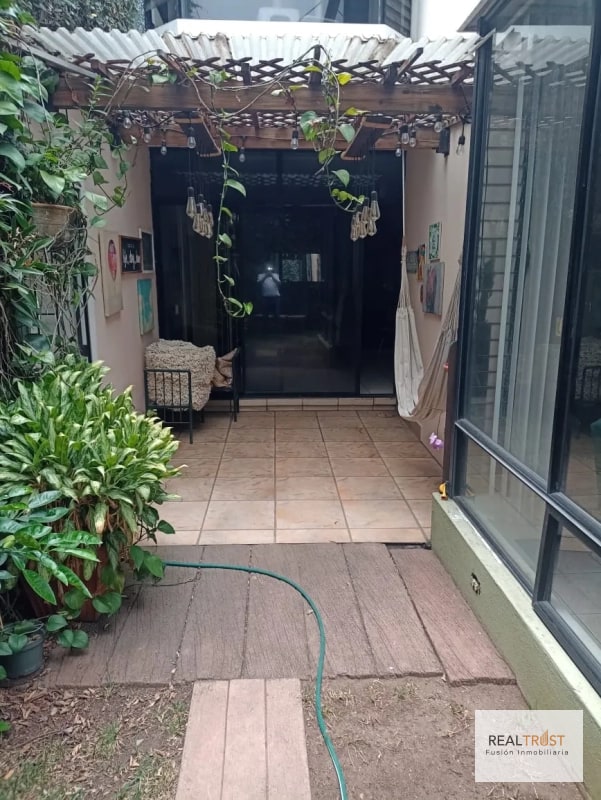 CASA EN VENTA LAS CHARCAS ZONA 11 - 5