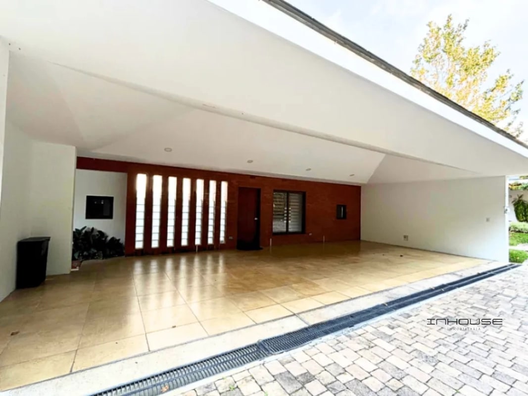CASA EN VENTA EN ZONA 16 SAN ISIDRO - 5