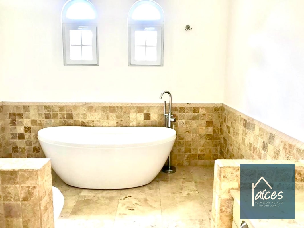 Casa con piscina en venta FORESTA CAYALA Zona 16 (D) - 11