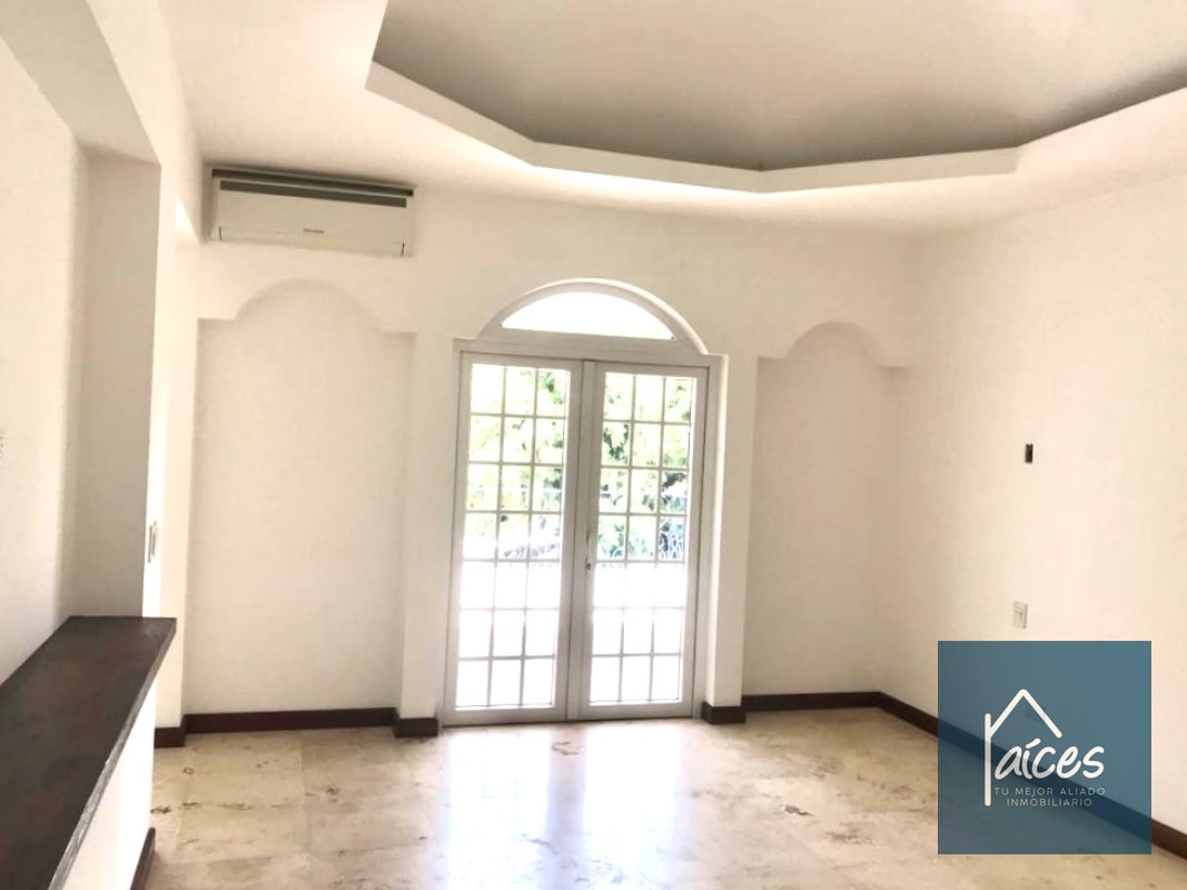 Casa con piscina en venta FORESTA CAYALA Zona 16 (D) - 8