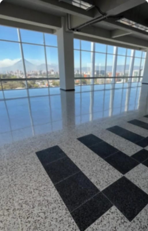 Edificio corporativo en alquiler en zona 10 Guatemala — Edificio en Alquiler en Zona 10, Guatemala, Ciudad — foto 7 de 14