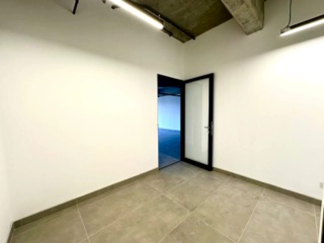 Oficina nueva de 137 mts2 en renta en zona 13 — Oficina en Alquiler en Elemento Plaza Berlín, Zona 13, Guatemala, Ciudad — foto 6 de 11